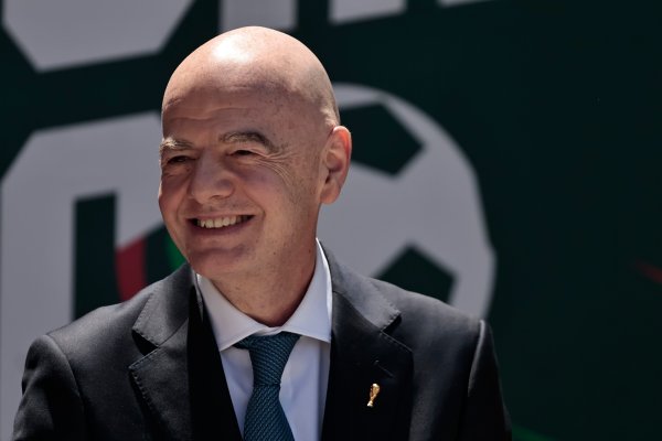 记者：FIFA秘书长已与因凡蒂诺划清界限，正寻求将他拉下马