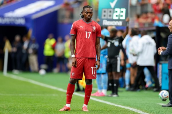 意媒：加拉塔萨雷有意莱奥但没有报价，米兰要价6000万欧